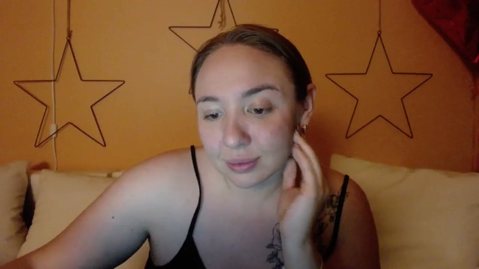 Gallery image thumbnail from VCutiexx's myfreecams stream on, 02/27/2024, 17:18 image 10 of 20