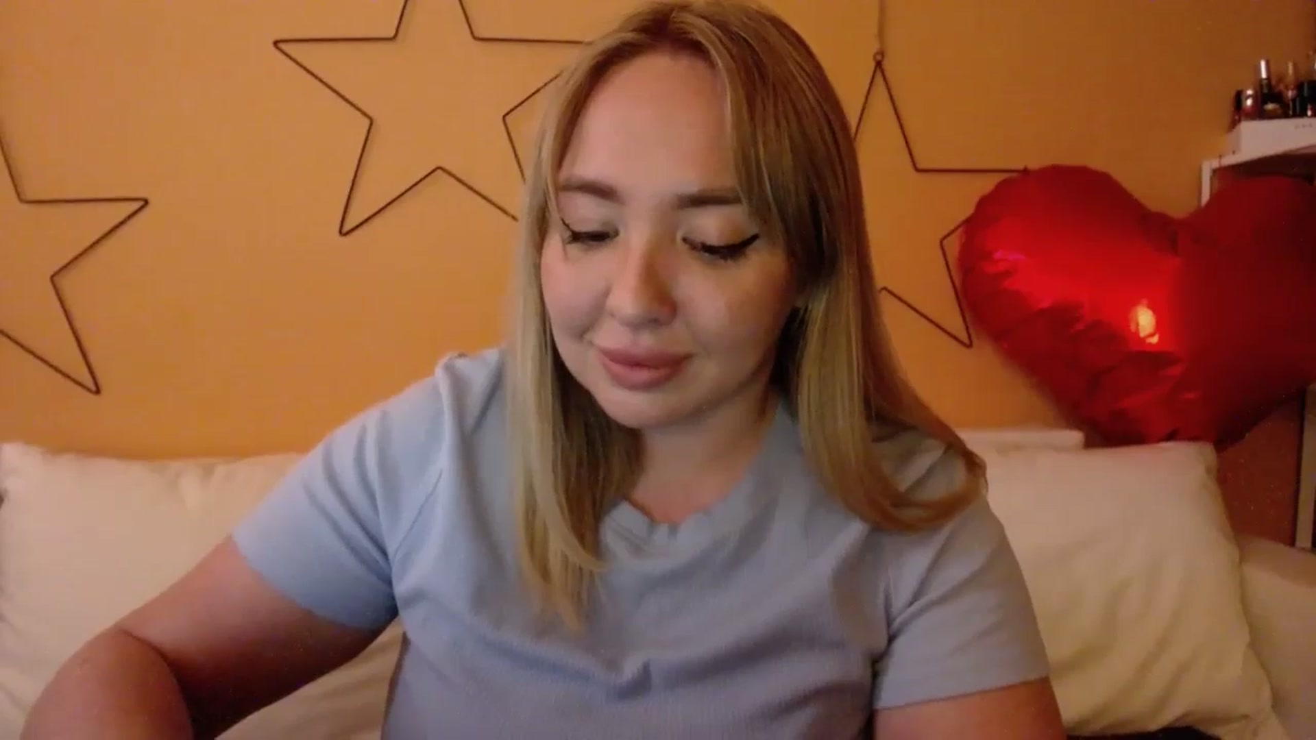 Gallery image thumbnail from VCutiexx's myfreecams stream on, 03/18/2024, 13:58 image 8 of 20