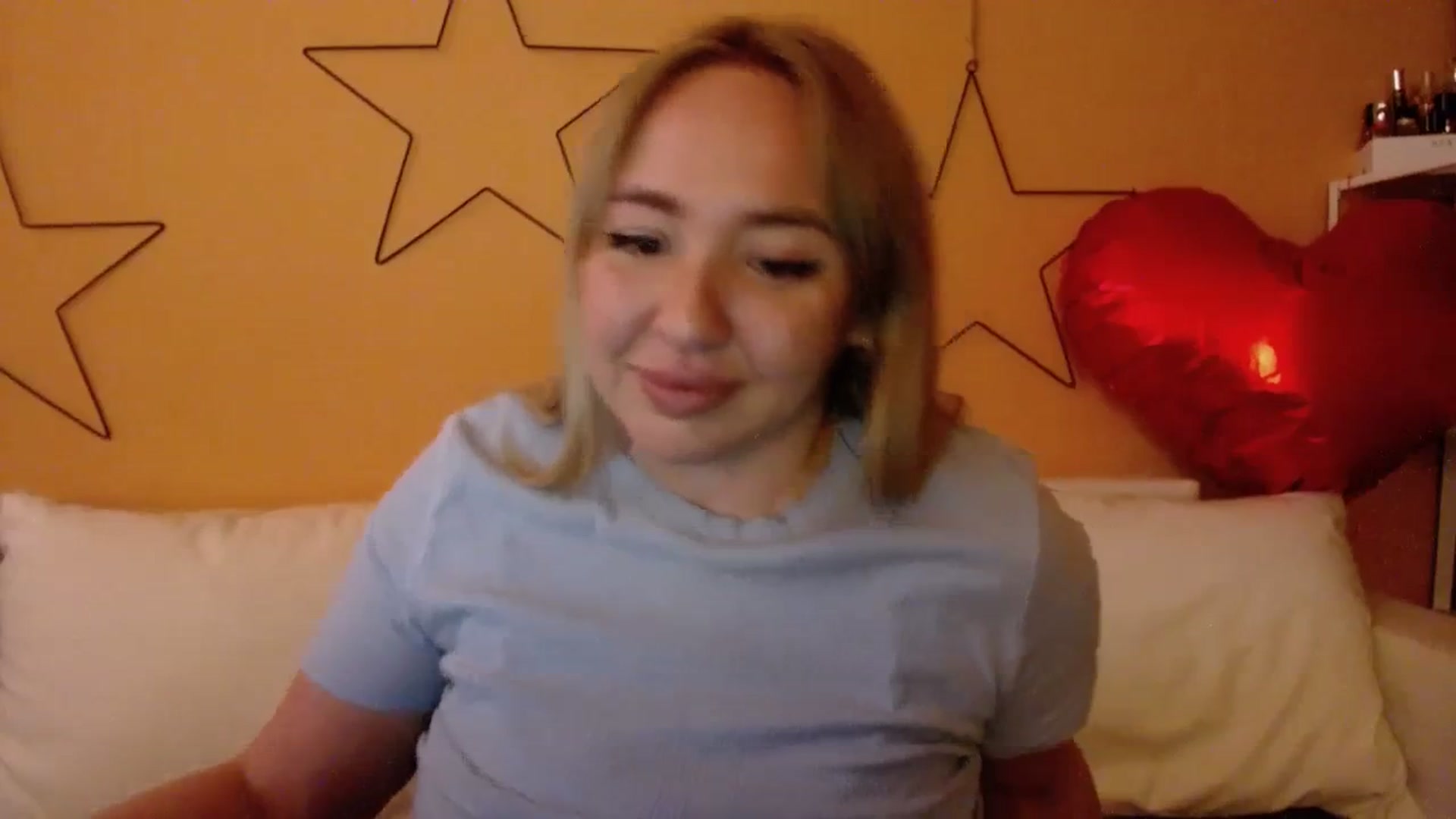 Gallery image thumbnail from VCutiexx's myfreecams stream on, 03/18/2024, 13:58 image 11 of 20