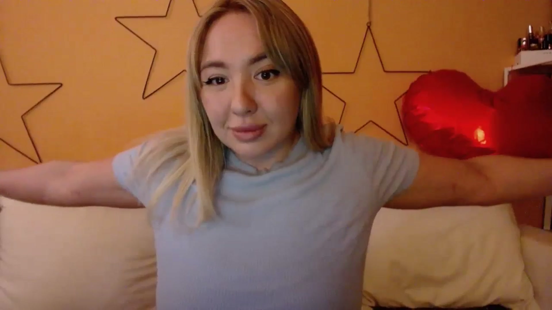 Gallery image thumbnail from VCutiexx's myfreecams stream on, 03/18/2024, 13:58 image 9 of 20