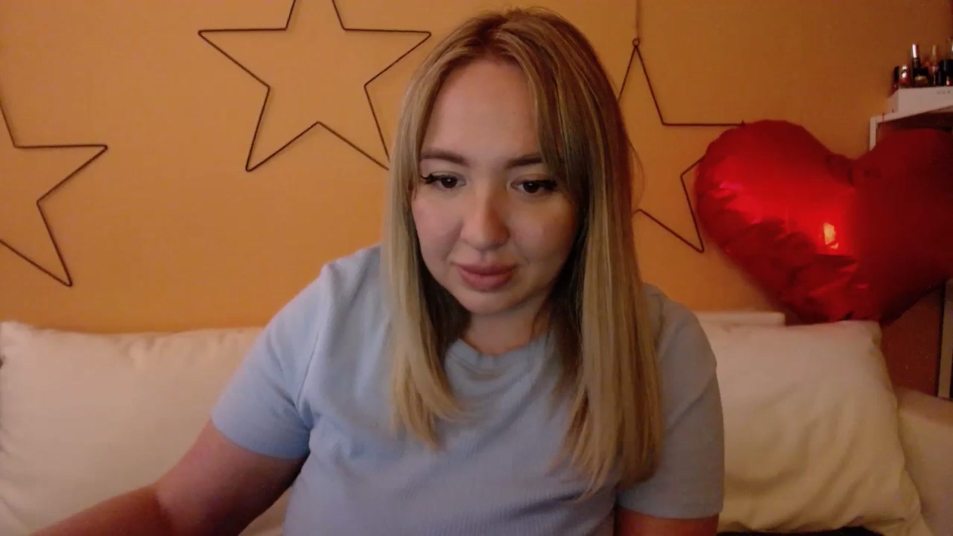 Gallery image thumbnail from VCutiexx's myfreecams stream on, 03/18/2024, 13:58 image 2 of 20