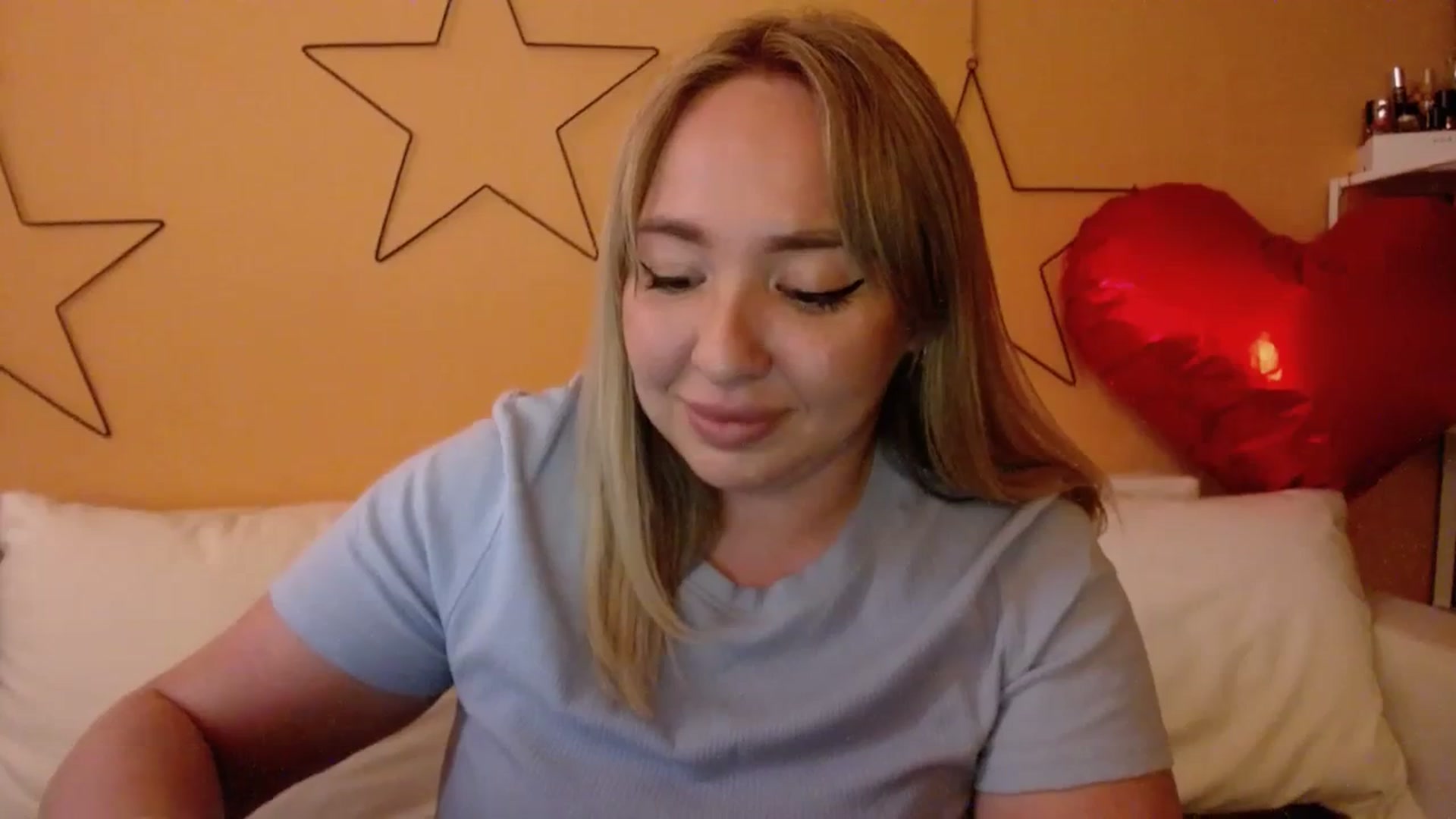 Gallery image thumbnail from VCutiexx's myfreecams stream on, 03/18/2024, 13:58 image 7 of 20