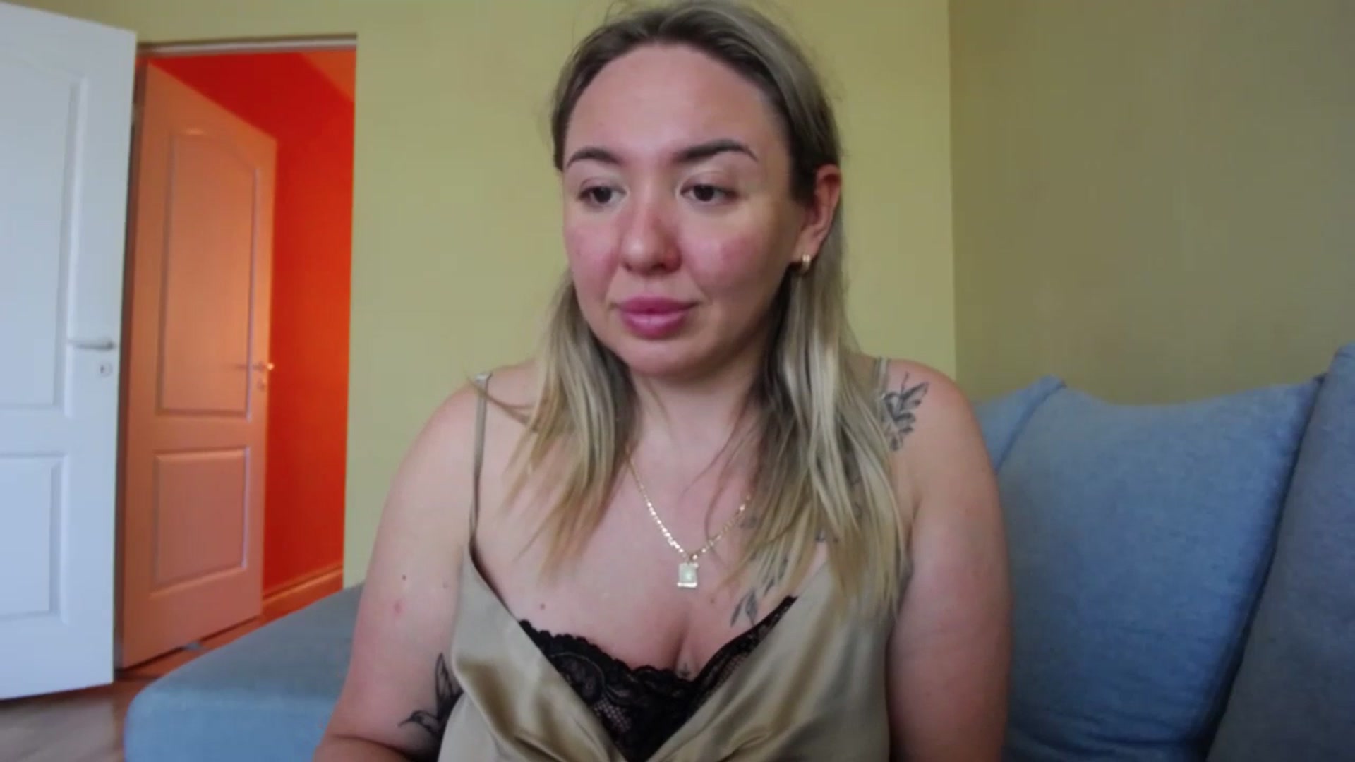 Gallery image thumbnail from VCutiexx's myfreecams stream on, 04/24/2024, 09:01 image 3 of 20