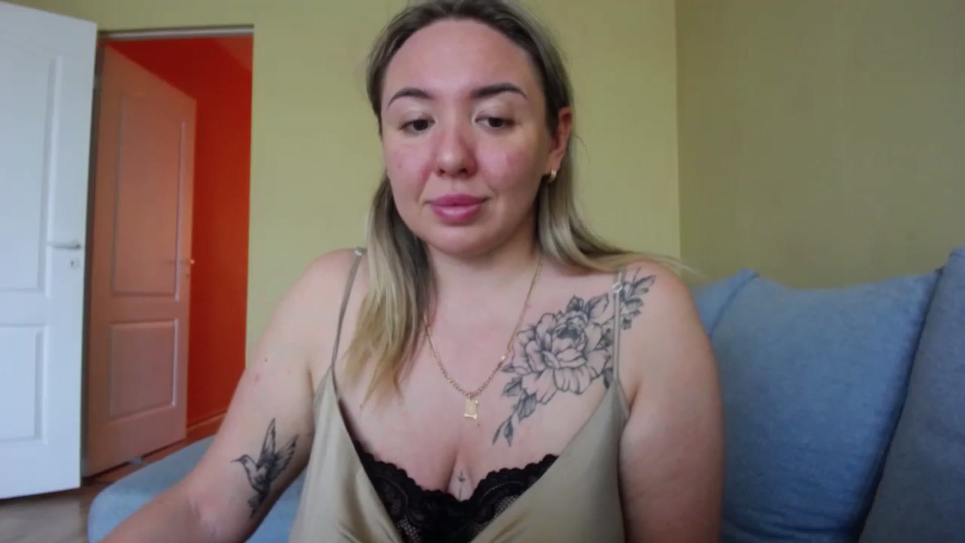 Gallery image thumbnail from VCutiexx's myfreecams stream on, 04/24/2024, 09:01 image 14 of 20