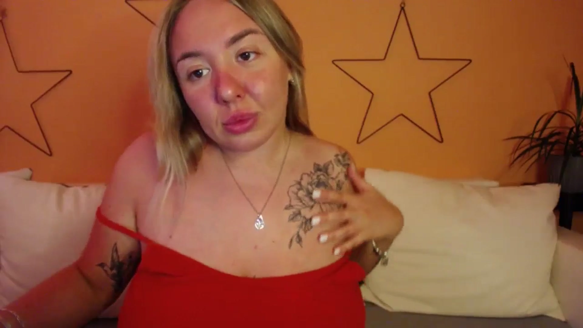 Gallery image thumbnail from VCutiexx's myfreecams stream on, 05/07/2024, 11:39 image 3 of 20