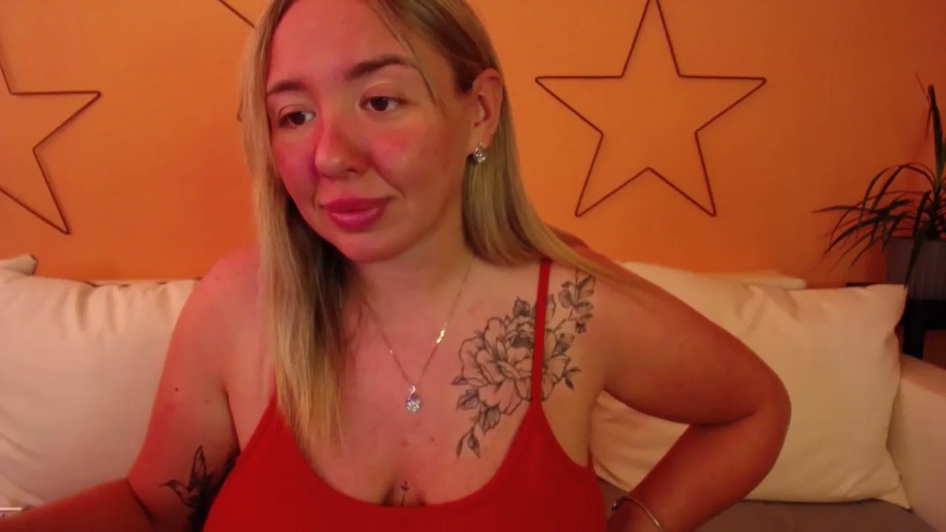 Gallery image thumbnail from VCutiexx's myfreecams stream on, 05/07/2024, 11:39 image 16 of 20