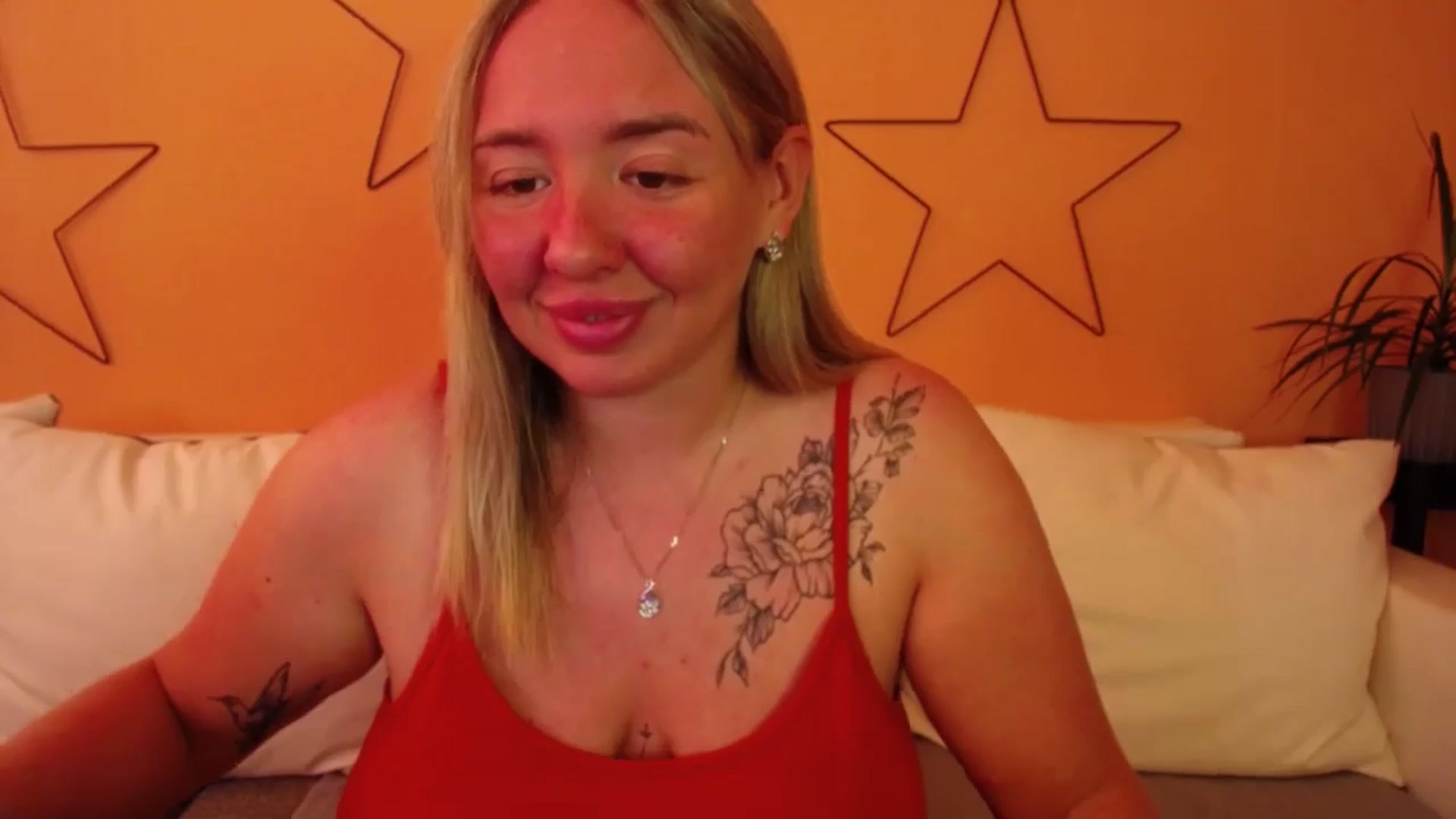 Gallery image thumbnail from VCutiexx's myfreecams stream on, 05/07/2024, 11:39 image 14 of 20