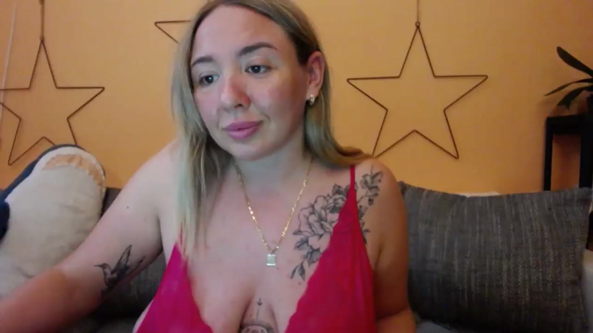 Gallery image thumbnail from VCutiexx's myfreecams stream on, 05/19/2024, 16:09 image 20 of 20
