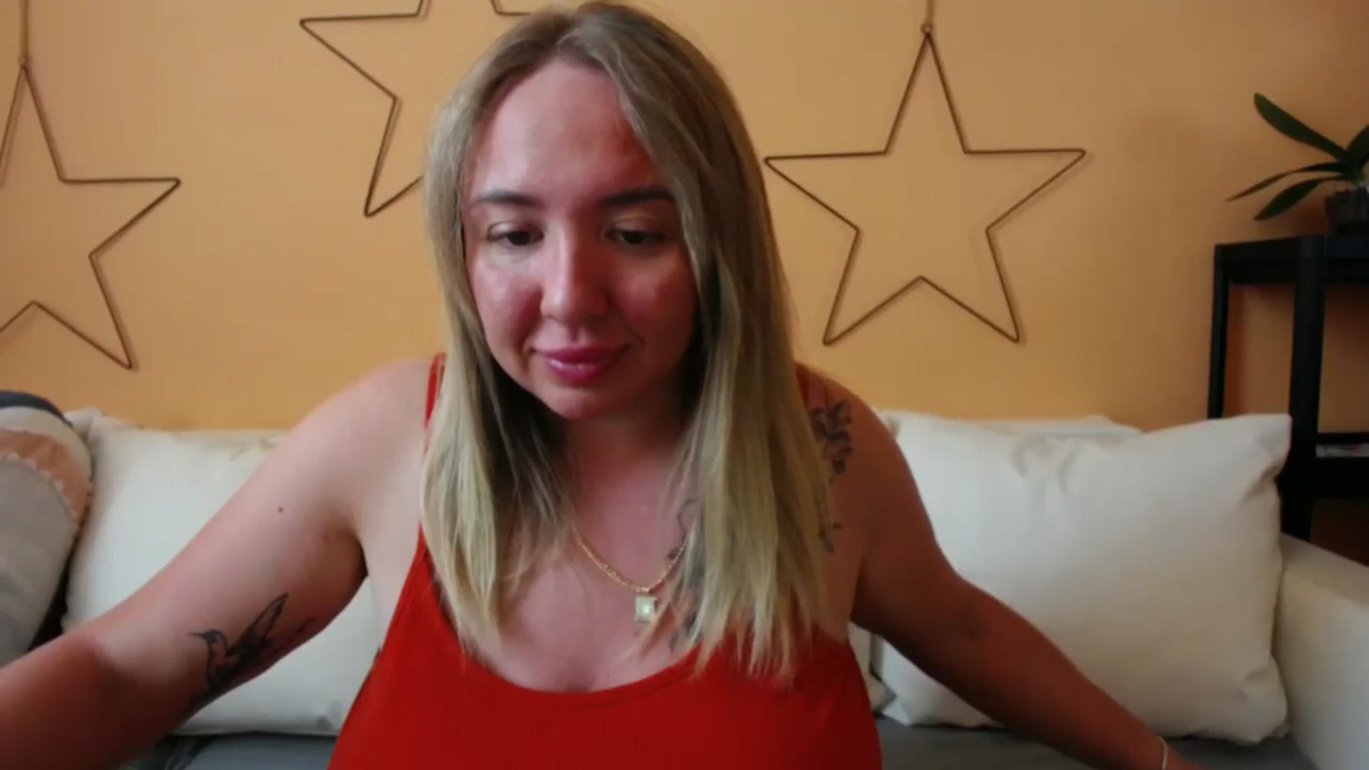 Gallery image thumbnail from VCutiexx's myfreecams stream on, 05/26/2024, 13:01 image 4 of 20