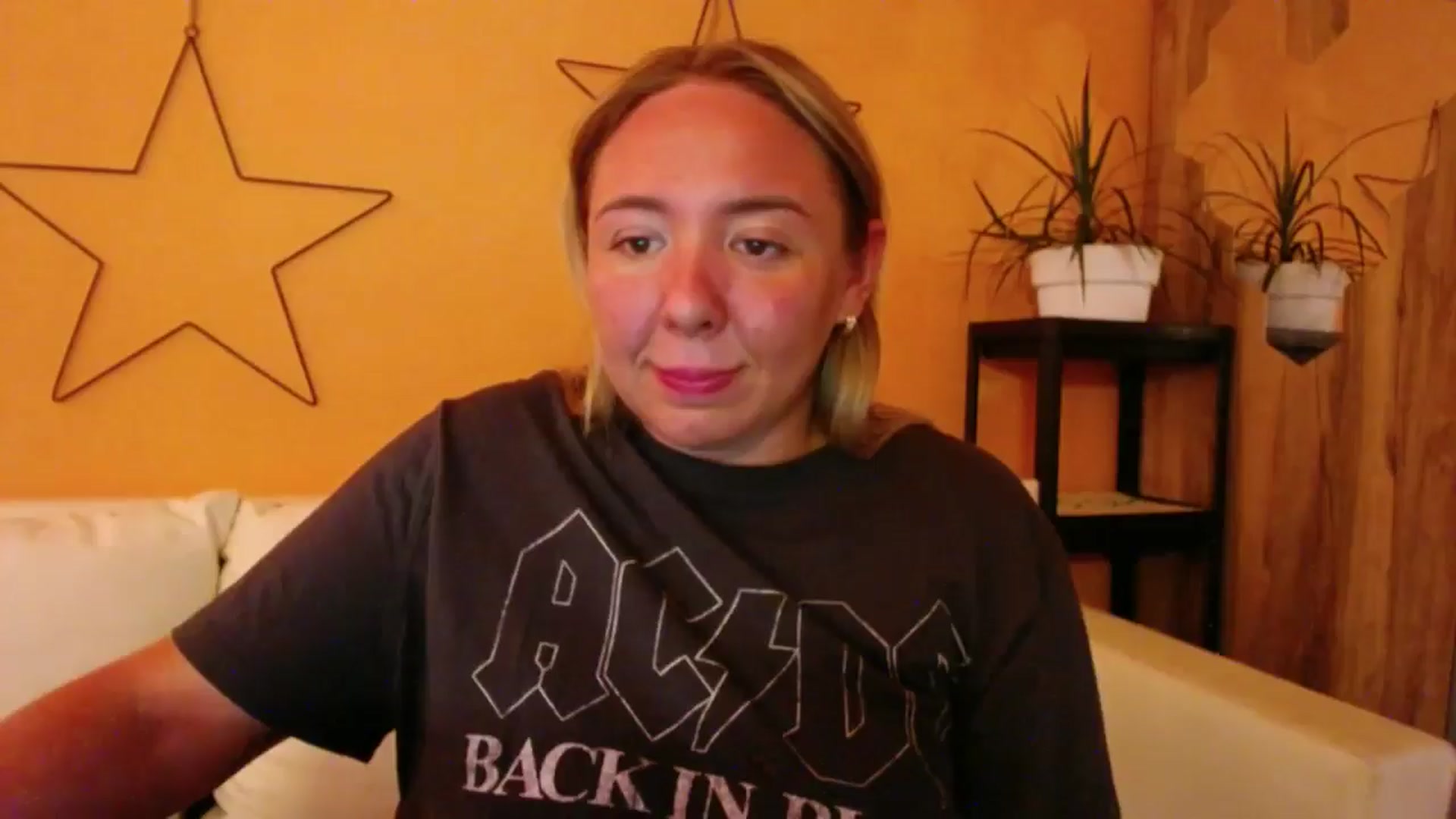 Gallery image thumbnail from VCutiexx's myfreecams stream on, 05/27/2024, 11:32 image 13 of 20