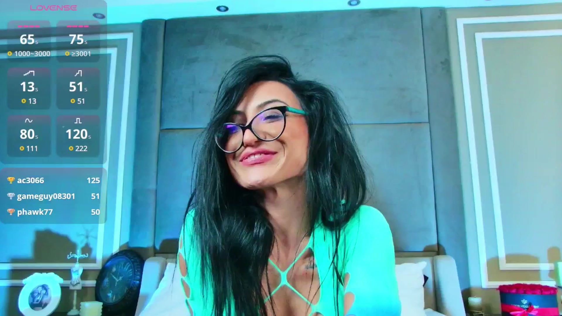 Gallery image thumbnail from VIKKEZE's myfreecams stream on, 03/29/2025, 23:06 image 13 of 20
