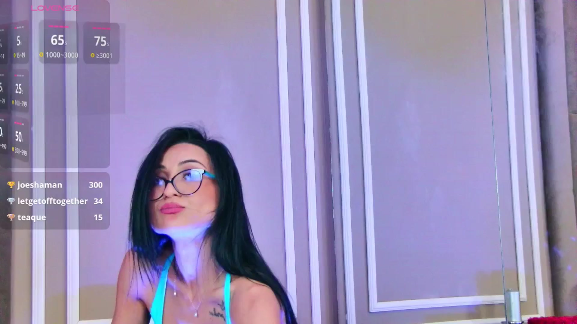 Gallery image thumbnail from VIKKEZE's myfreecams stream on, 03/30/2025, 22:48 image 8 of 20