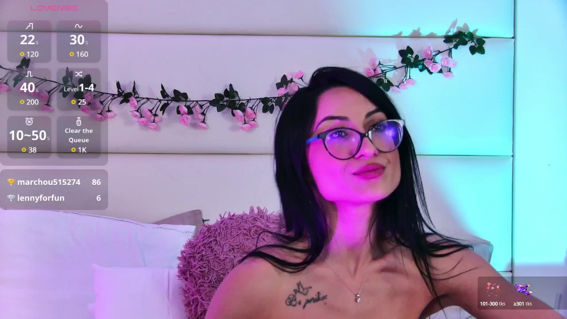 Gallery image thumbnail from VIKKEZE's myfreecams stream on, 05/20/2025, 21:50 image 10 of 20