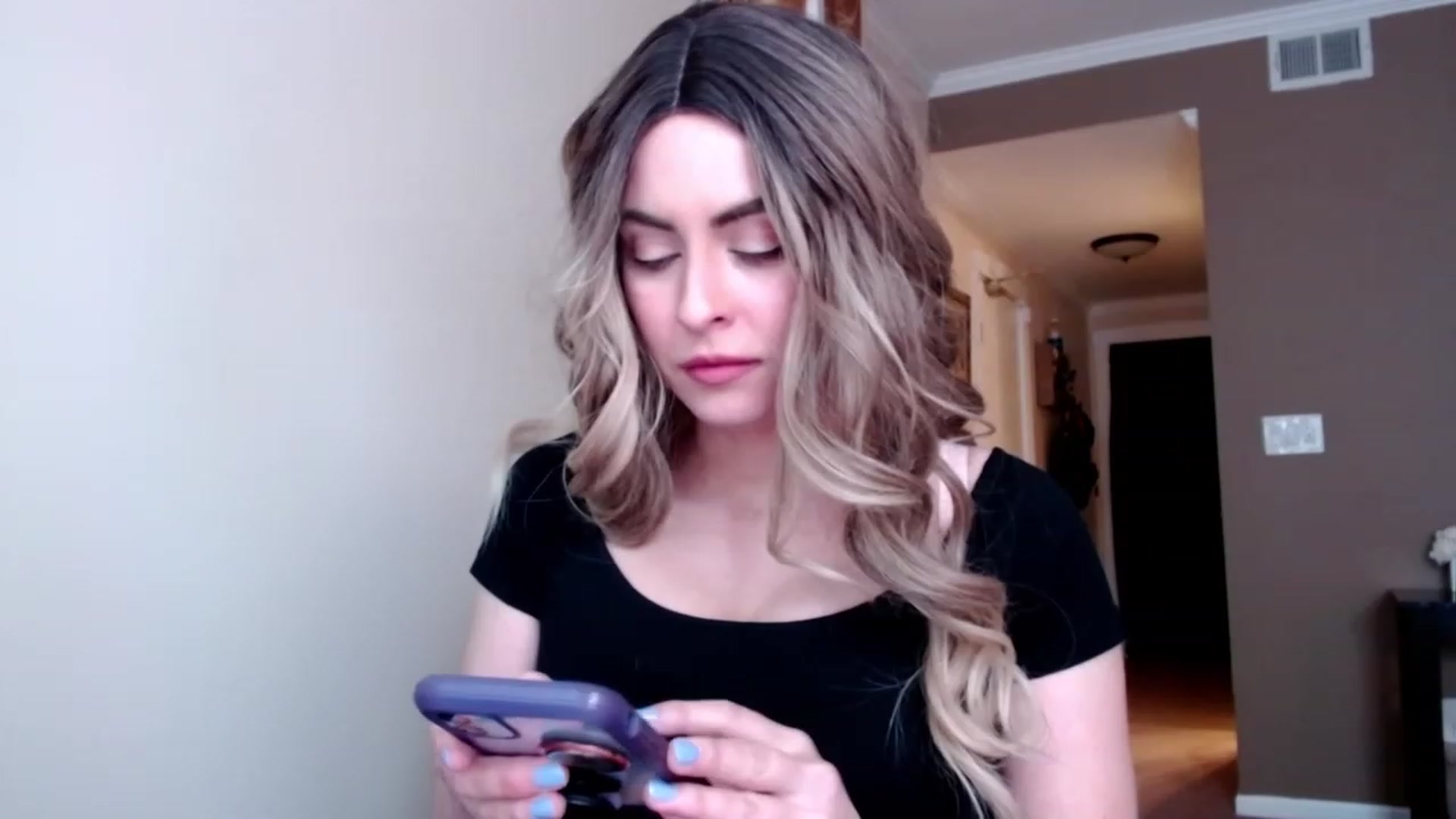 Gallery image thumbnail from VIX_SPY's myfreecams stream on, 11/19/2022, 19:33 image 19 of 20