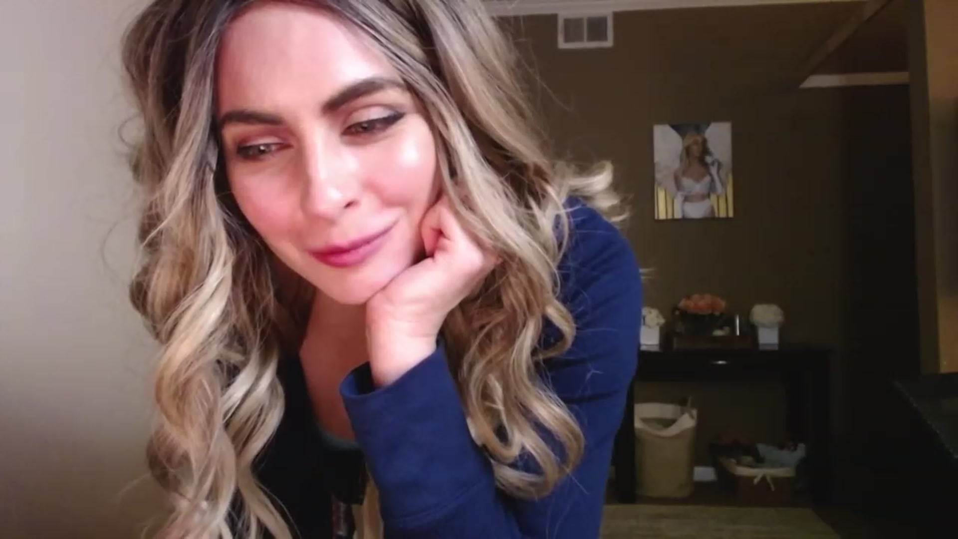 Gallery image thumbnail from VIX_SPY's myfreecams stream on, 11/20/2022, 04:28 image 18 of 20