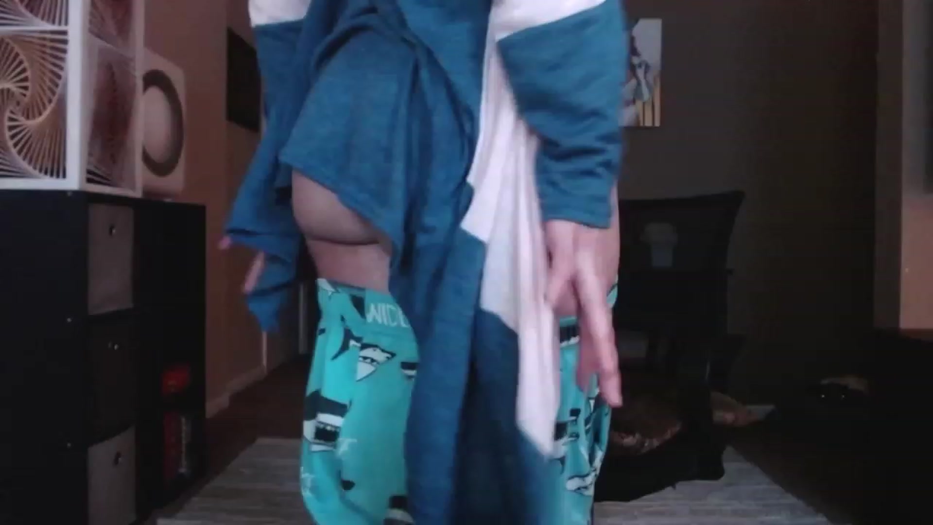 Gallery image thumbnail from VIX_SPY's myfreecams stream on, 12/06/2022, 22:10 image 11 of 20