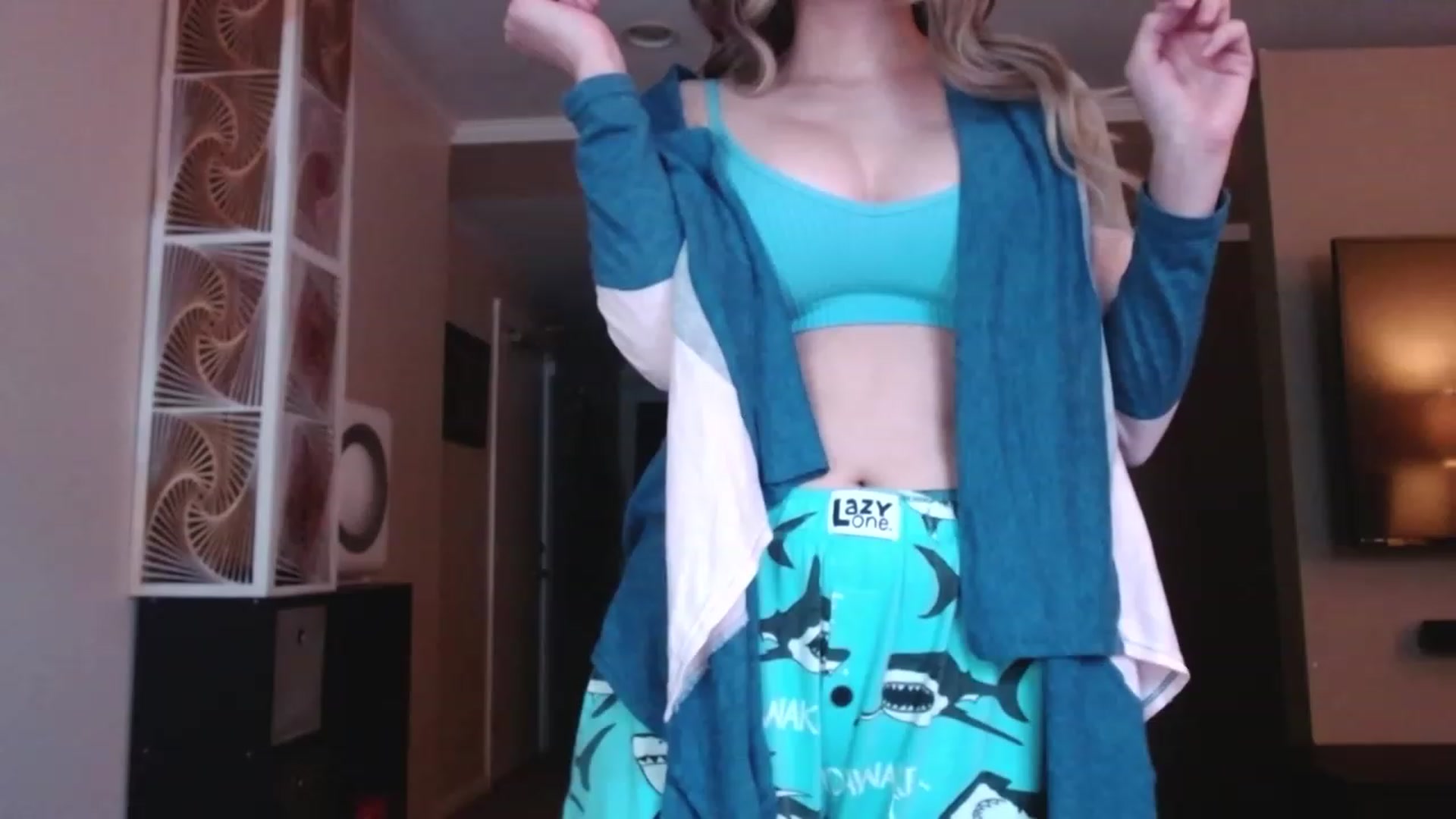 Gallery image thumbnail from VIX_SPY's myfreecams stream on, 12/06/2022, 22:10 image 10 of 20