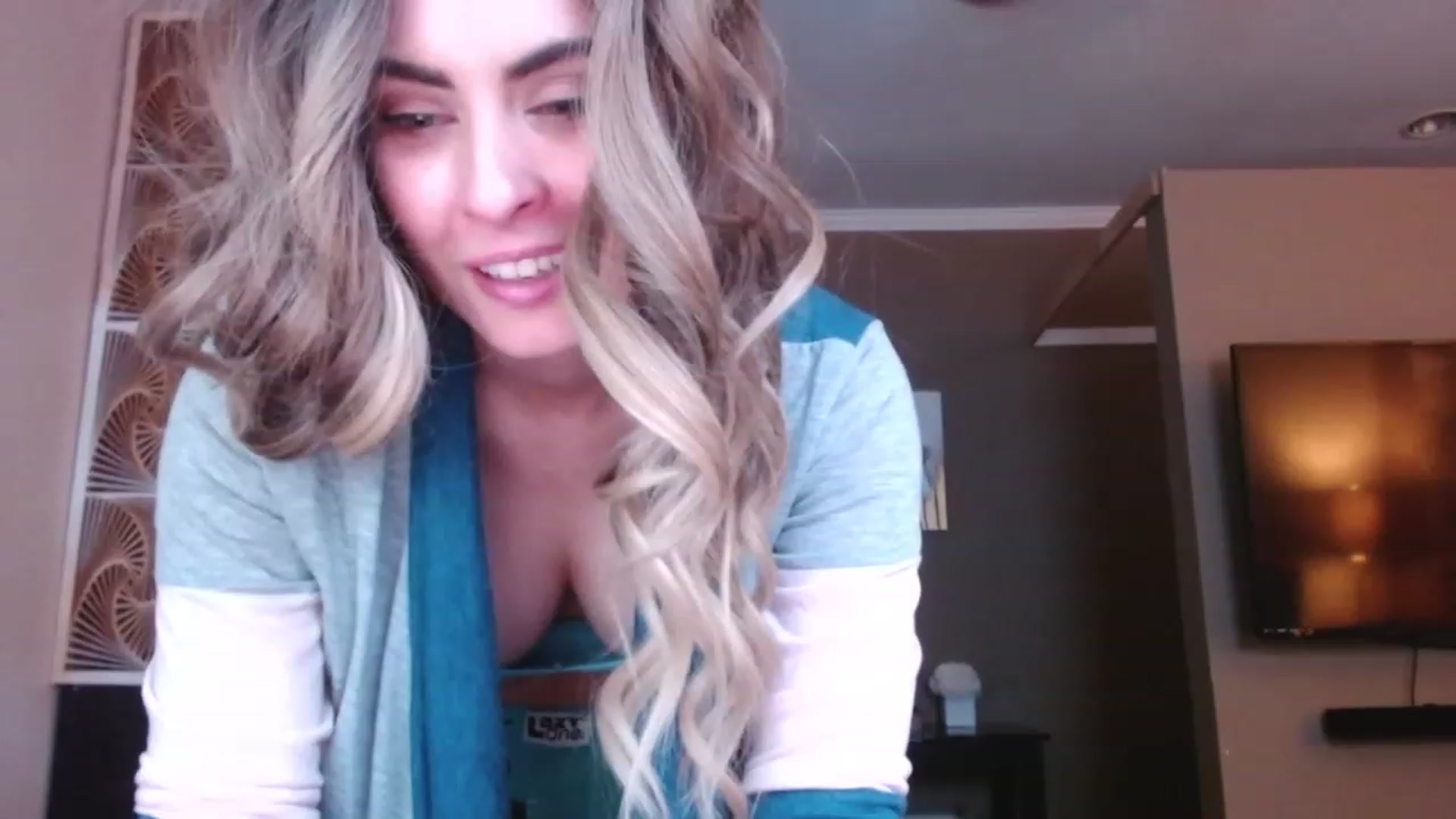 Gallery image thumbnail from VIX_SPY's myfreecams stream on, 12/06/2022, 22:10 image 1 of 20