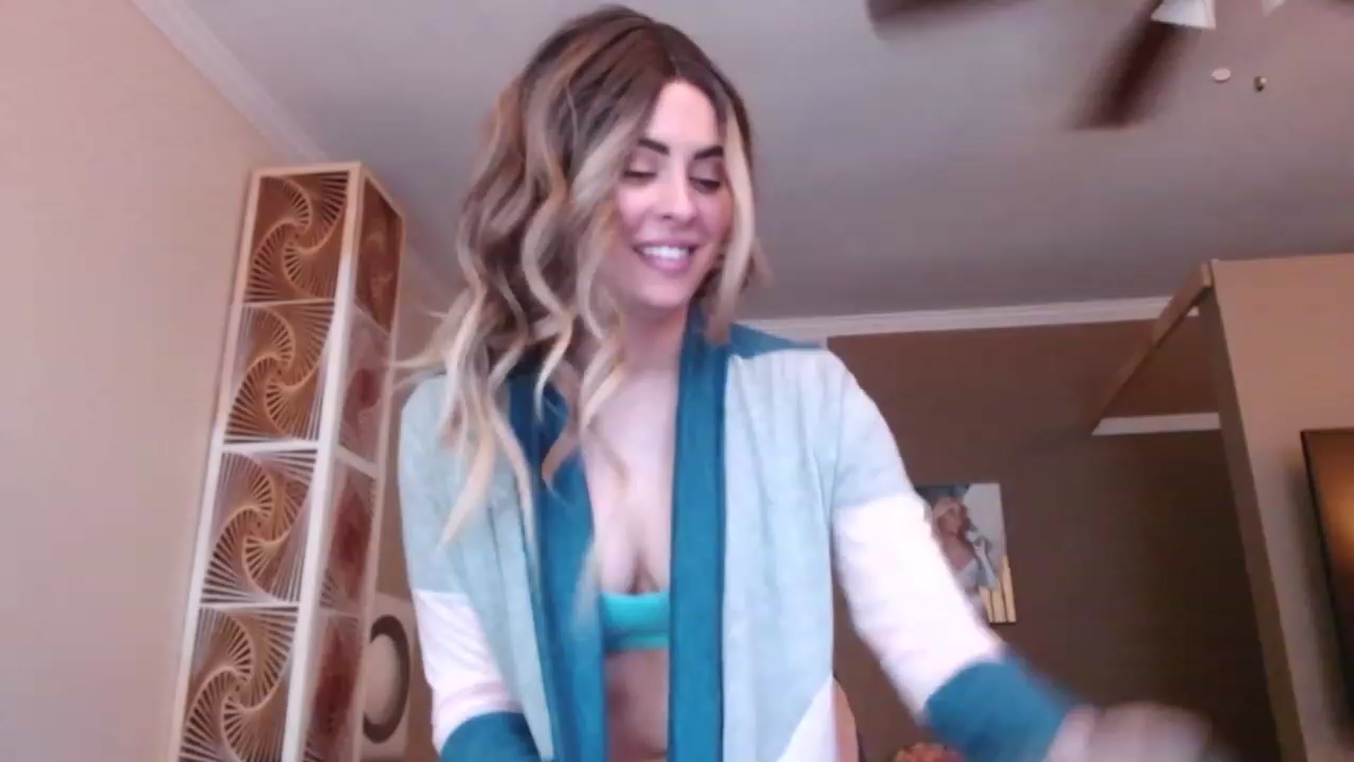 Gallery image thumbnail from VIX_SPY's myfreecams stream on, 12/06/2022, 22:10 image 17 of 20