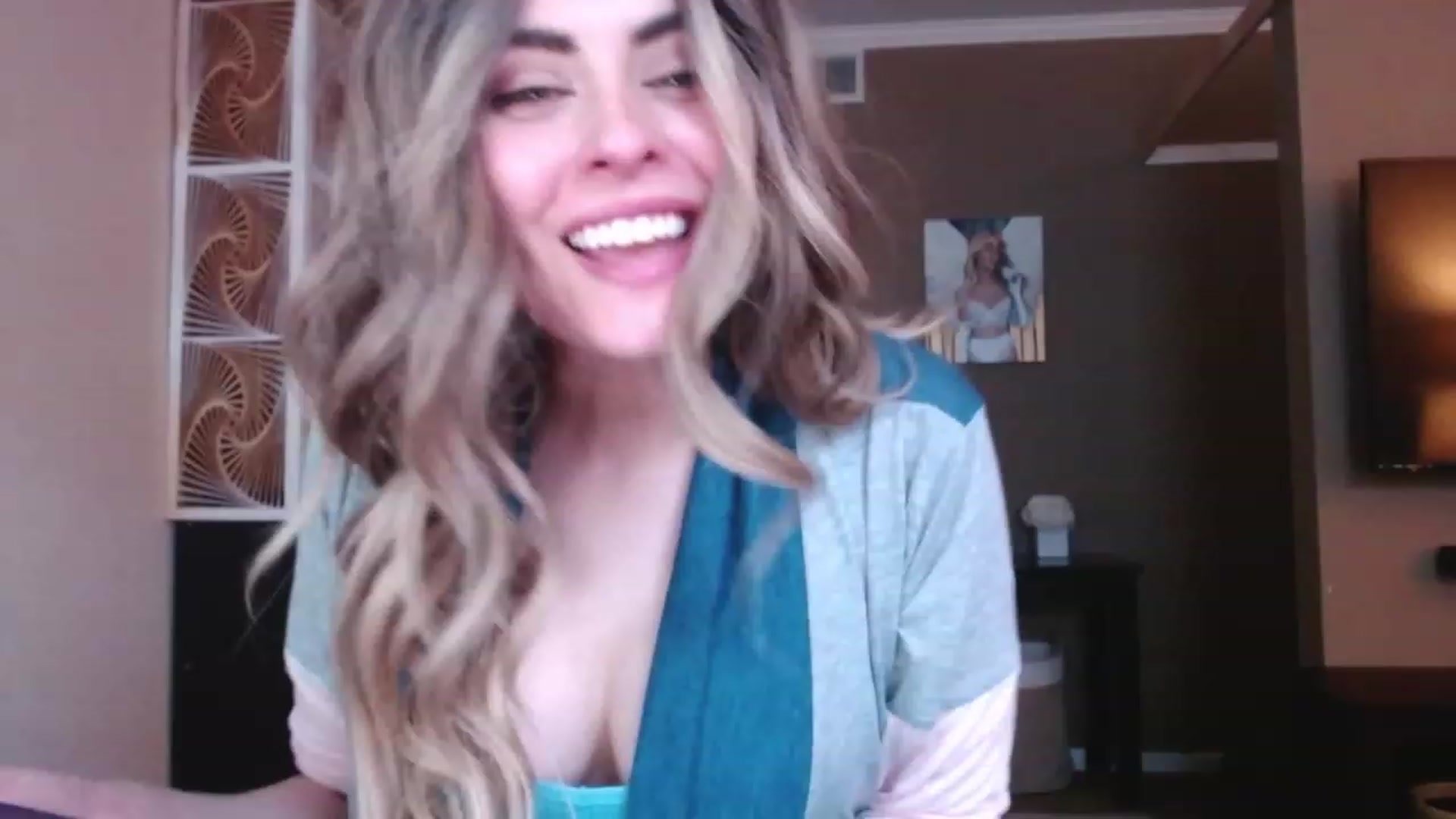 Gallery image thumbnail from VIX_SPY's myfreecams stream on, 12/06/2022, 22:10 image 7 of 20