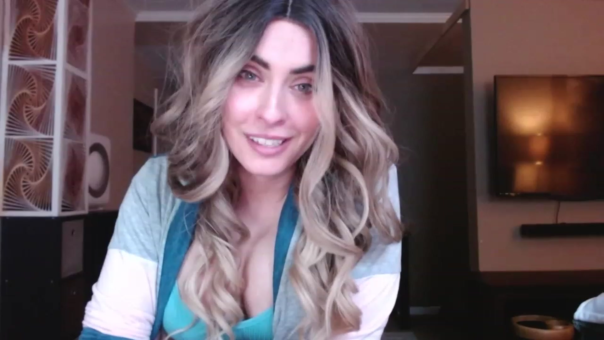 Gallery image thumbnail from VIX_SPY's myfreecams stream on, 12/06/2022, 22:10 image 5 of 20