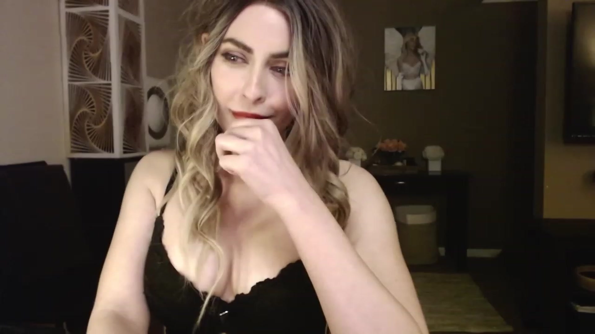 Gallery image thumbnail from VIX_SPY's myfreecams stream on, 12/07/2022, 07:48 image 13 of 20