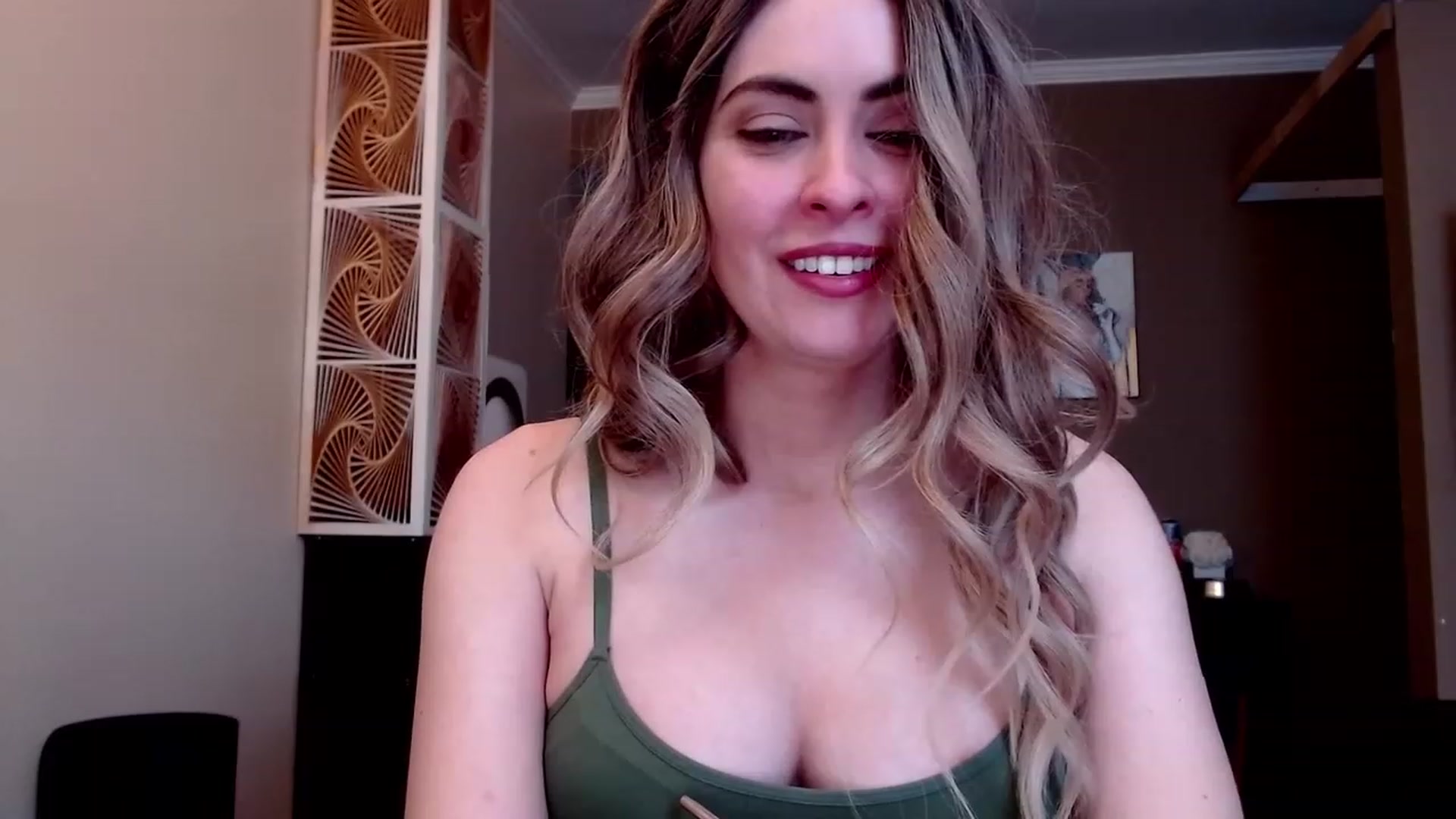 Gallery image thumbnail from VIX_SPY's myfreecams stream on, 01/15/2023, 21:17 image 18 of 20