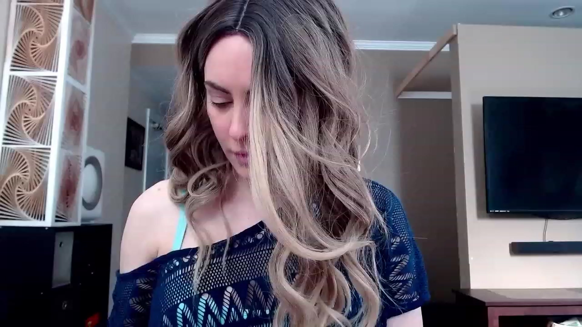 Gallery image thumbnail from VIX_SPY's myfreecams stream on, 02/06/2023, 18:36 image 18 of 20