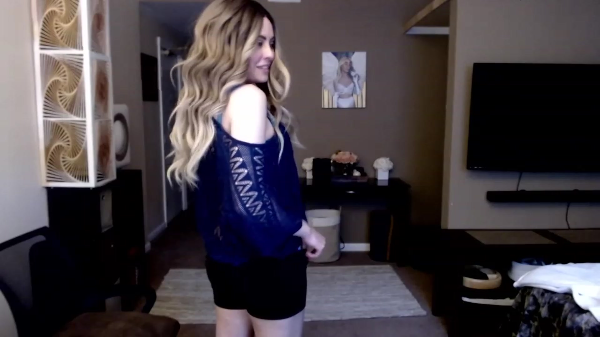 Gallery image thumbnail from VIX_SPY's myfreecams stream on, 02/06/2023, 23:42 image 9 of 20