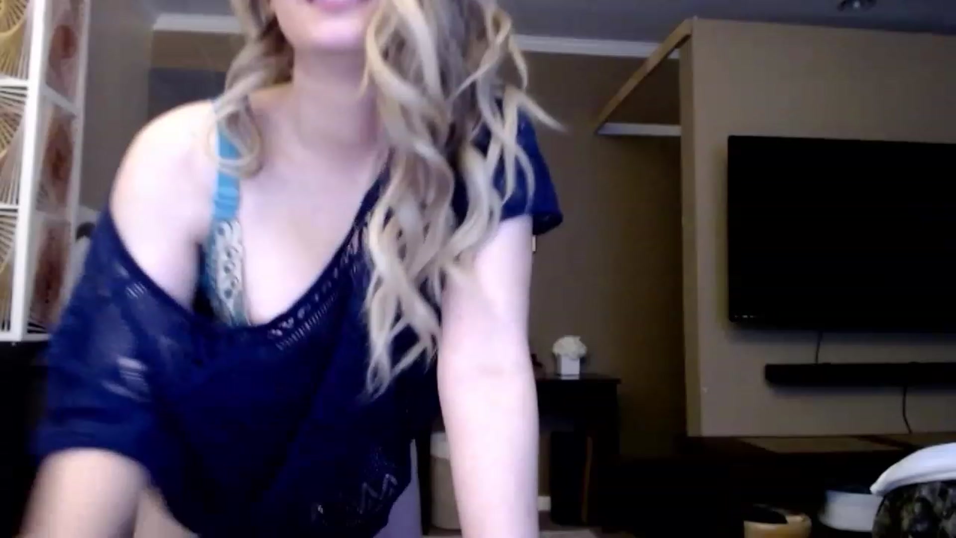 Gallery image thumbnail from VIX_SPY's myfreecams stream on, 02/06/2023, 23:42 image 13 of 20