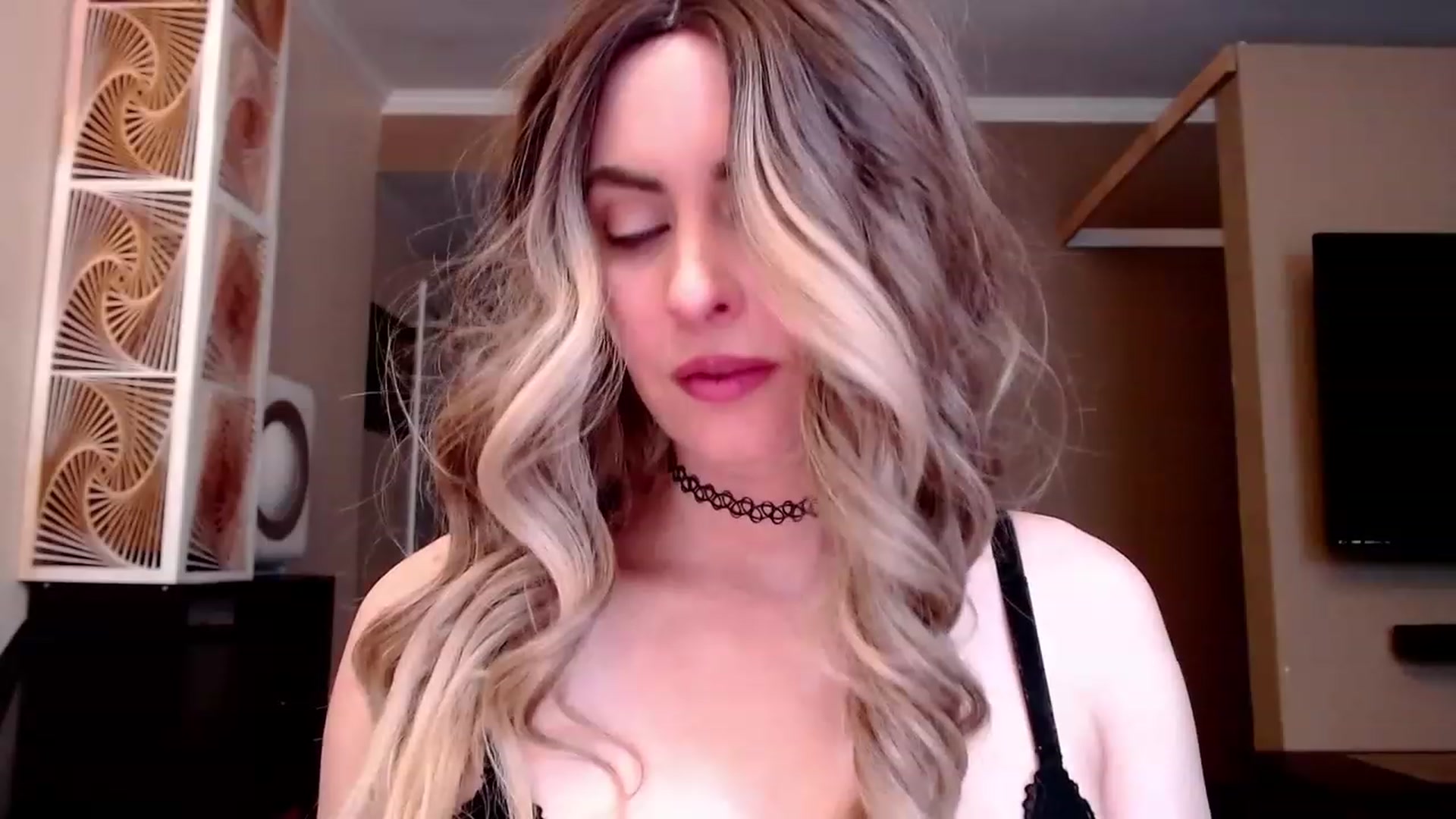 Gallery image thumbnail from VIX_SPY's myfreecams stream on, 02/07/2023, 21:30 image 14 of 20