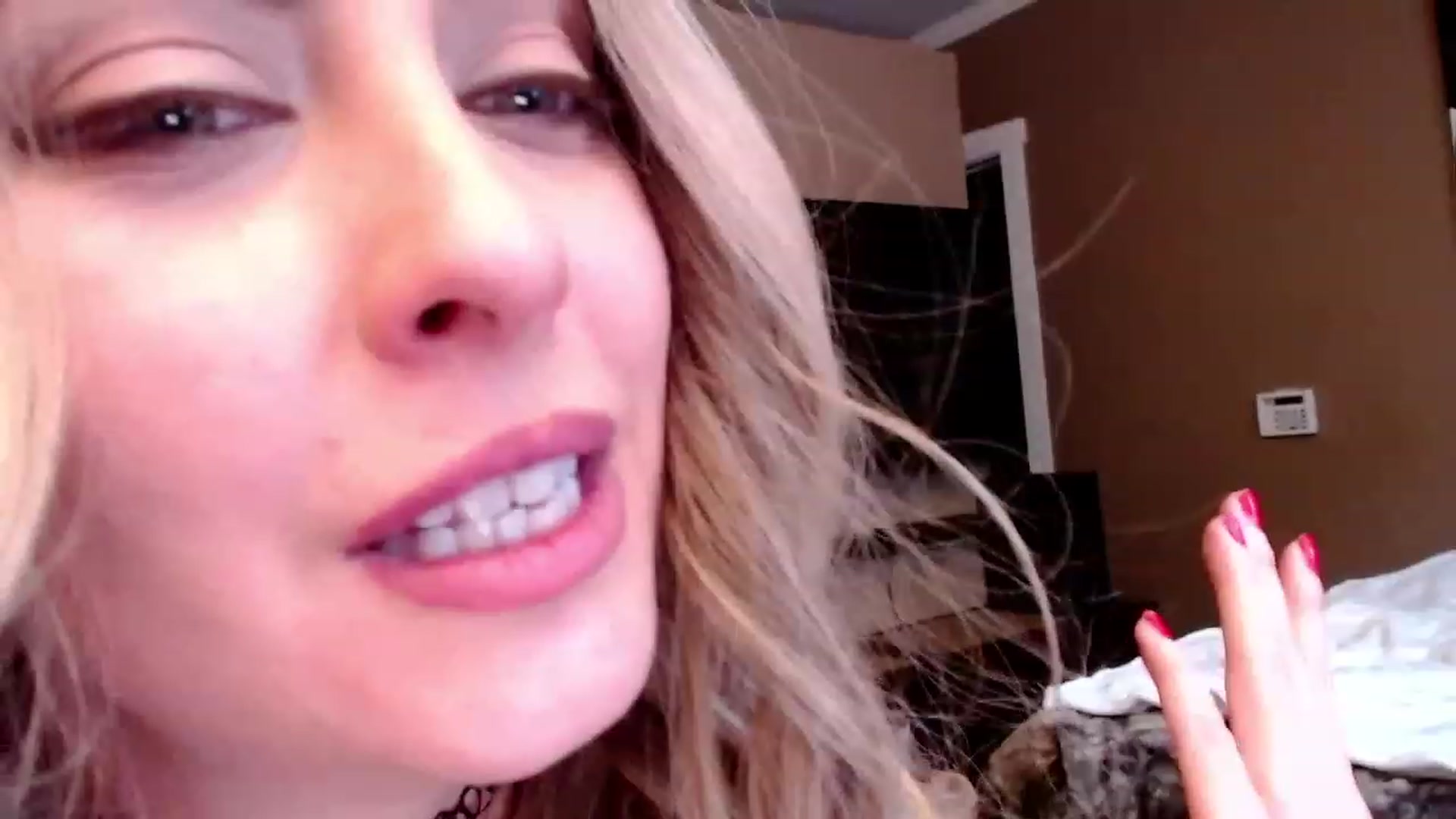 Gallery image thumbnail from VIX_SPY's myfreecams stream on, 02/07/2023, 21:30 image 19 of 20