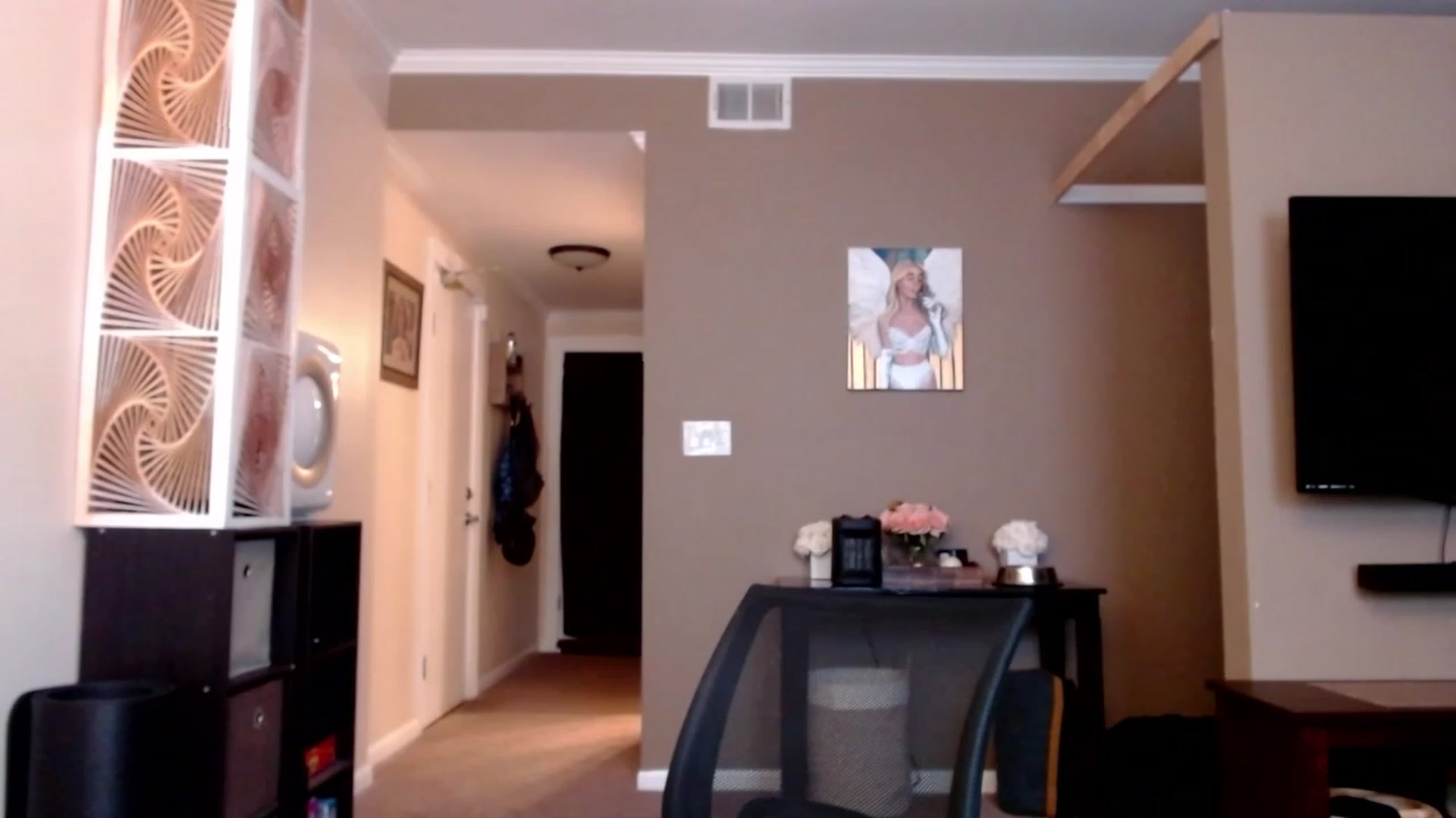 Gallery image thumbnail from VIX_SPY's myfreecams stream on, 02/07/2023, 21:30 image 7 of 20