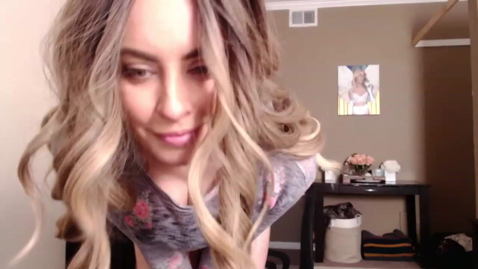 Gallery image thumbnail from VIX_SPY's myfreecams stream on, 03/07/2023, 20:57 image 18 of 20