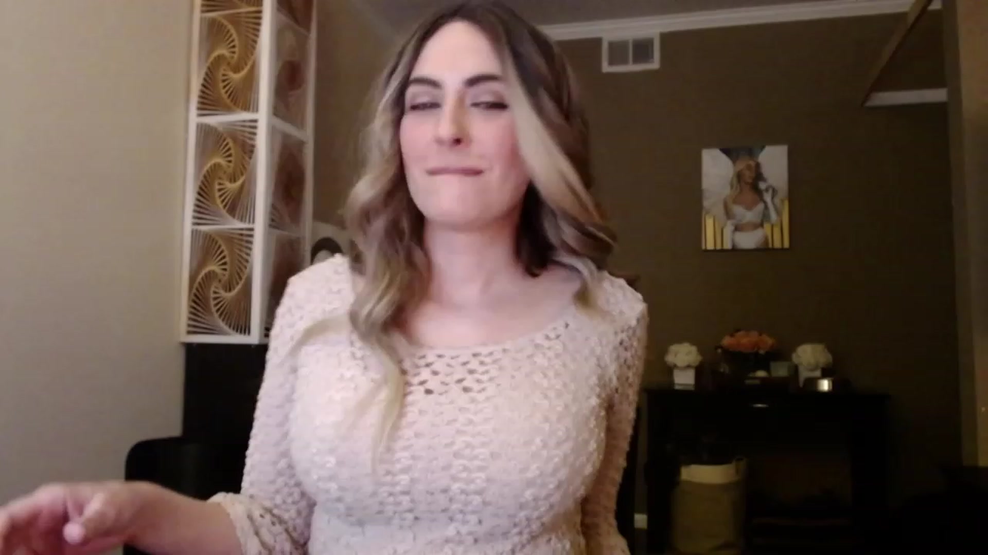 Gallery image thumbnail from VIX_SPY's myfreecams stream on, 03/09/2023, 04:01 image 2 of 20