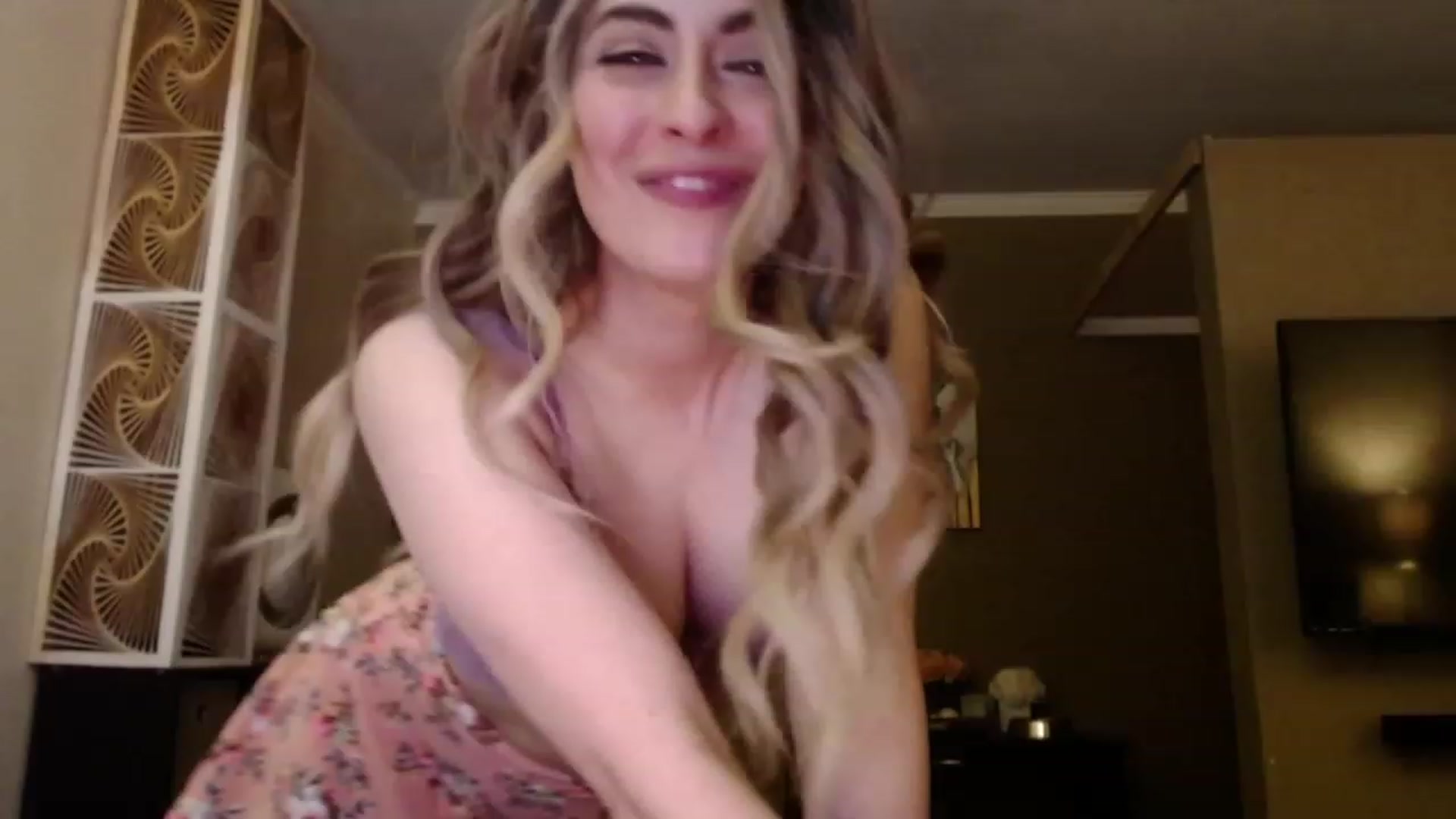 Gallery image thumbnail from VIX_SPY's myfreecams stream on, 03/09/2023, 04:01 image 15 of 20