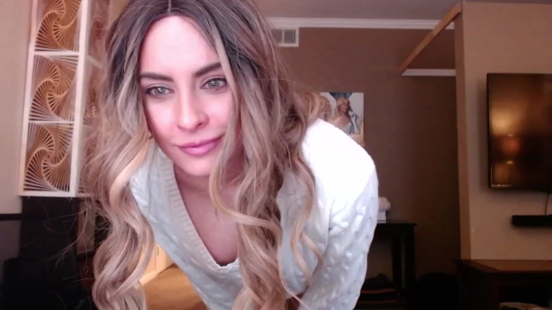 Gallery image thumbnail from VIX_SPY's myfreecams stream on, 03/09/2023, 21:19 image 18 of 20