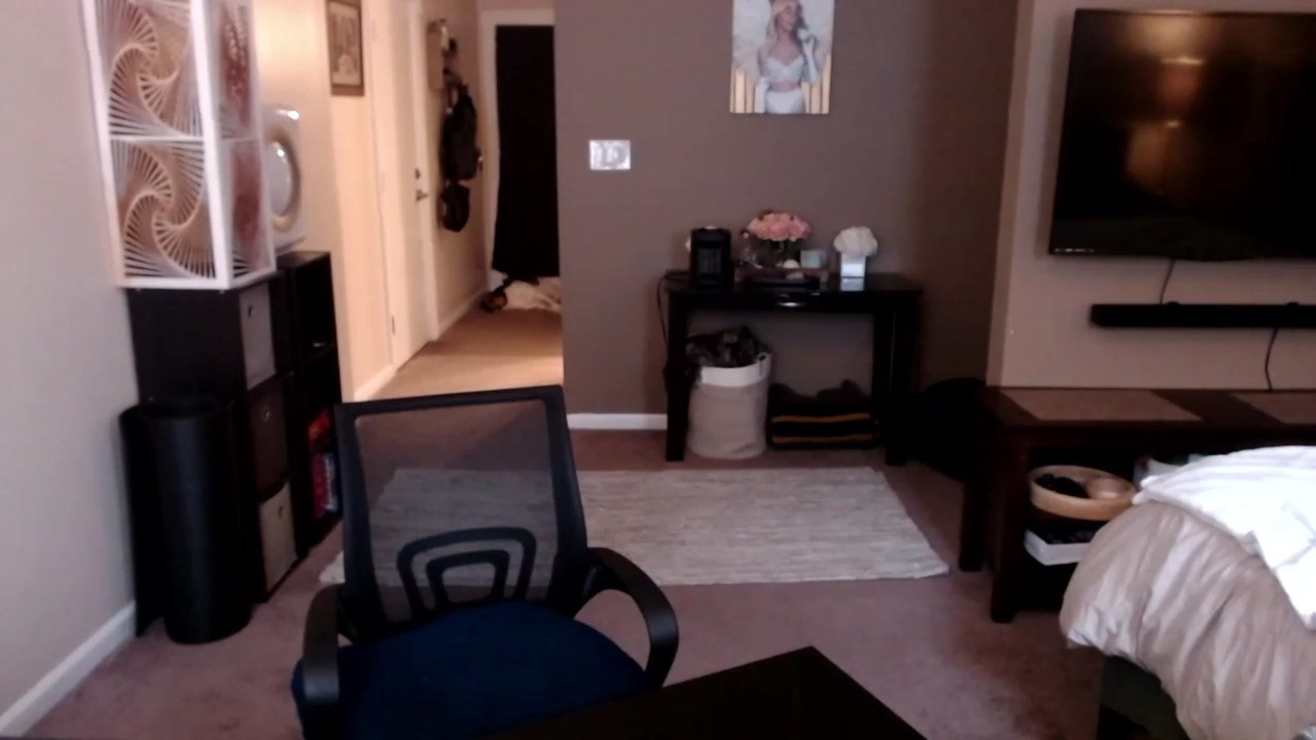 Gallery image thumbnail from VIX_SPY's myfreecams stream on, 03/09/2023, 21:19 image 8 of 20