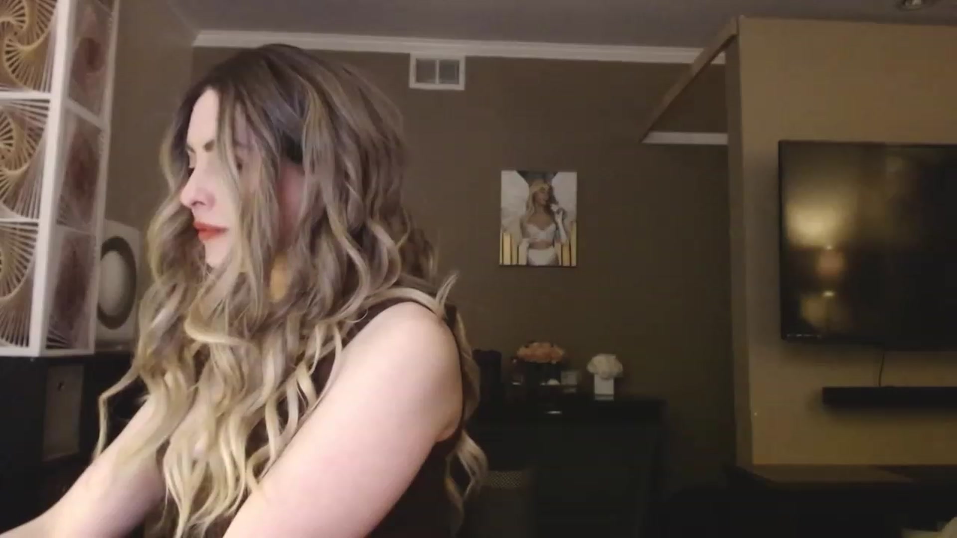 Gallery image thumbnail from VIX_SPY's myfreecams stream on, 03/10/2023, 04:19 image 17 of 20