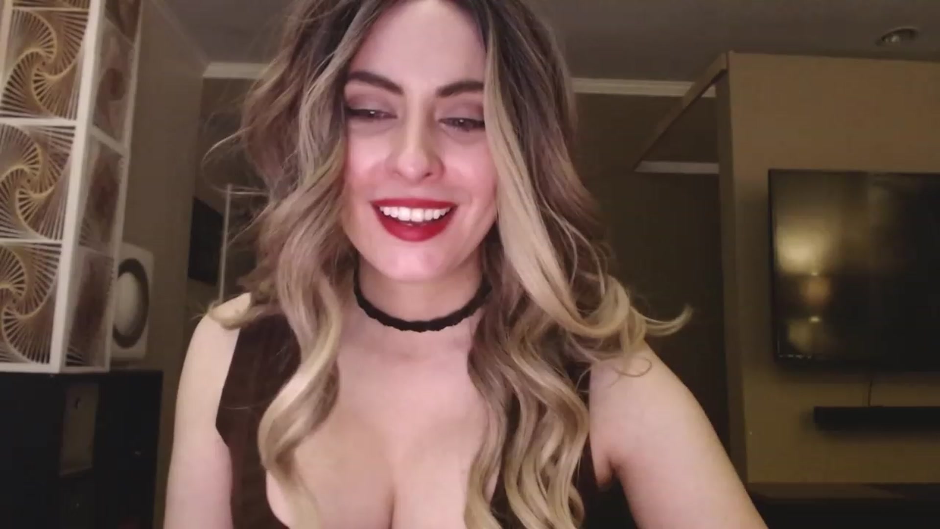 Gallery image thumbnail from VIX_SPY's myfreecams stream on, 03/10/2023, 04:32 image 16 of 20