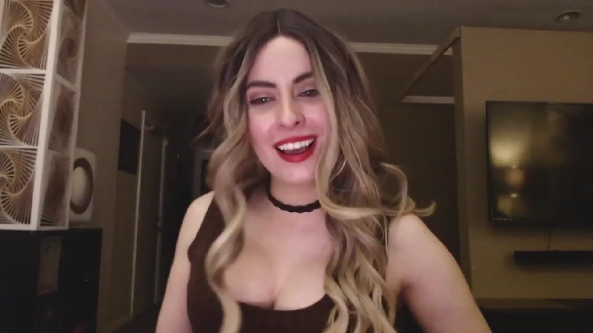 Gallery image thumbnail from VIX_SPY's myfreecams stream on, 03/10/2023, 04:32 image 15 of 20