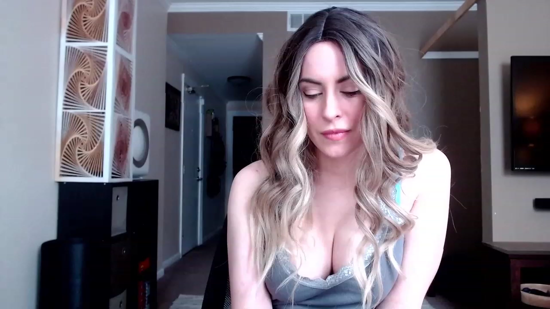 Gallery image thumbnail from VIX_SPY's myfreecams stream on, 03/10/2023, 21:40 image 3 of 20