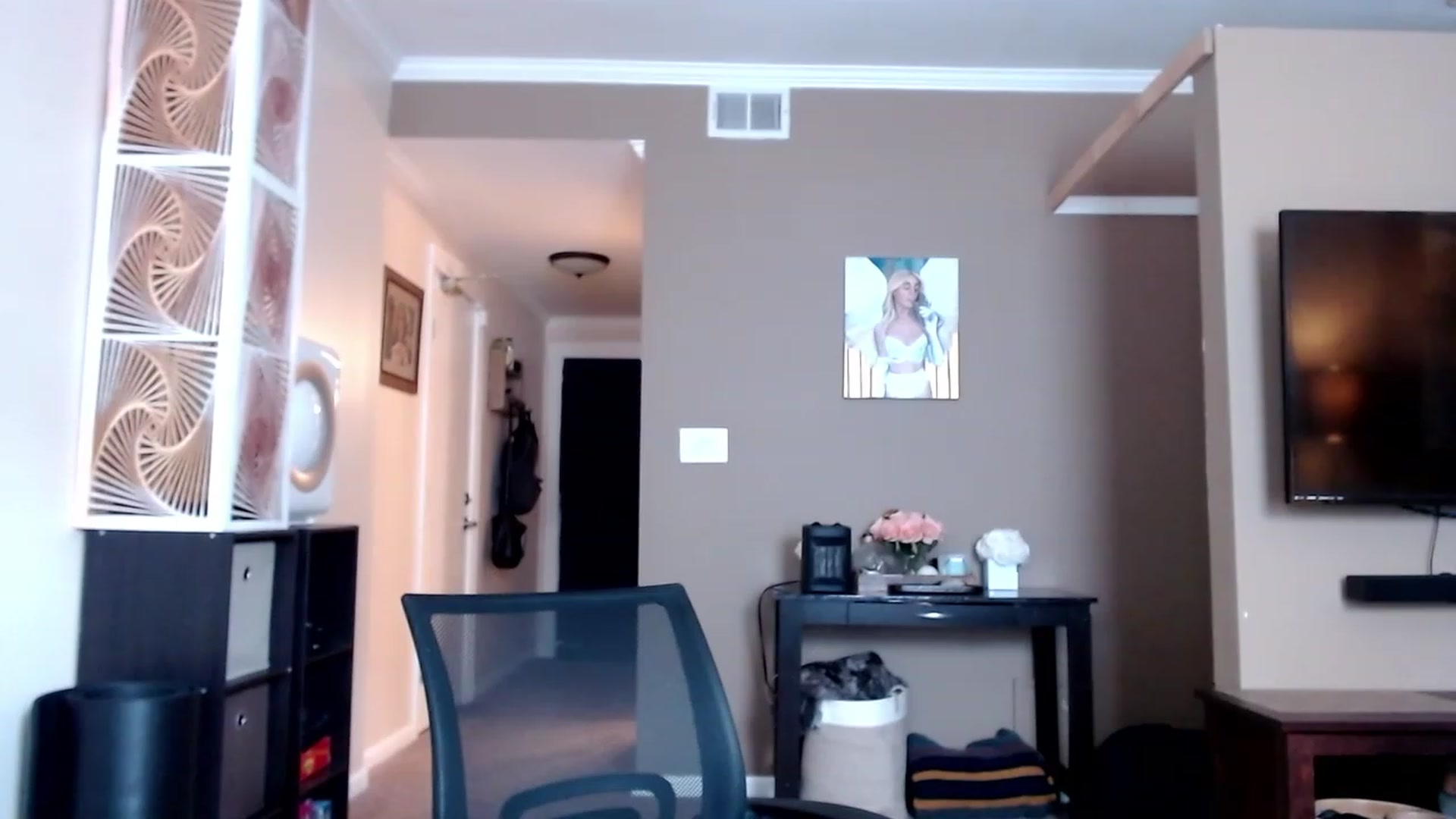 Gallery image thumbnail from VIX_SPY's myfreecams stream on, 03/10/2023, 21:40 image 6 of 20