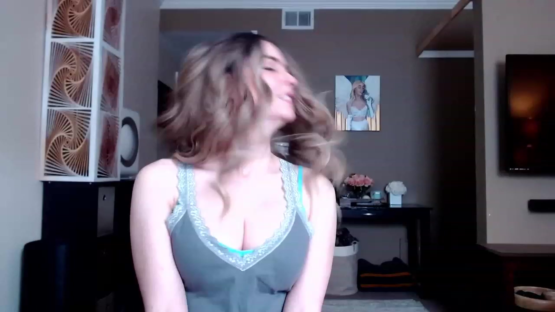 Gallery image thumbnail from VIX_SPY's myfreecams stream on, 03/10/2023, 21:40 image 18 of 20