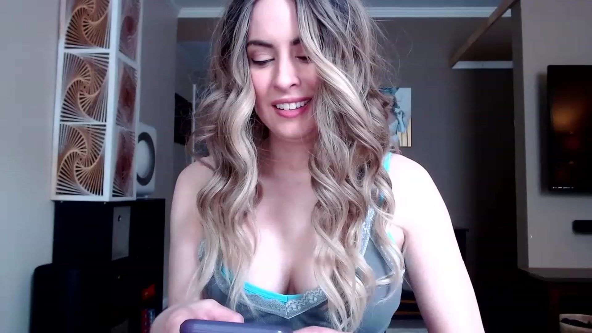 Gallery image thumbnail from VIX_SPY's myfreecams stream on, 03/10/2023, 21:40 image 16 of 20