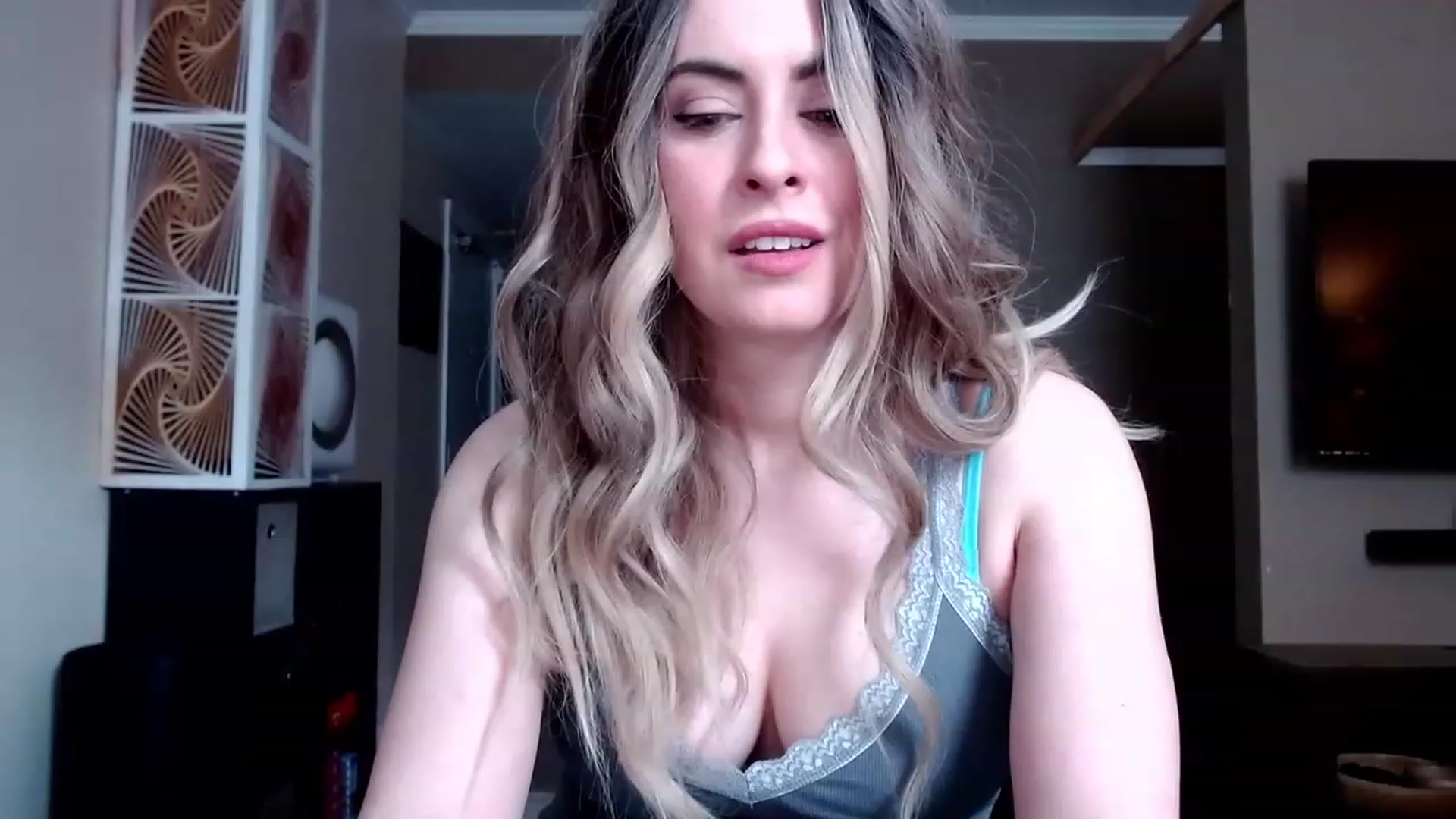 Gallery image thumbnail from VIX_SPY's myfreecams stream on, 03/10/2023, 21:40 image 1 of 20