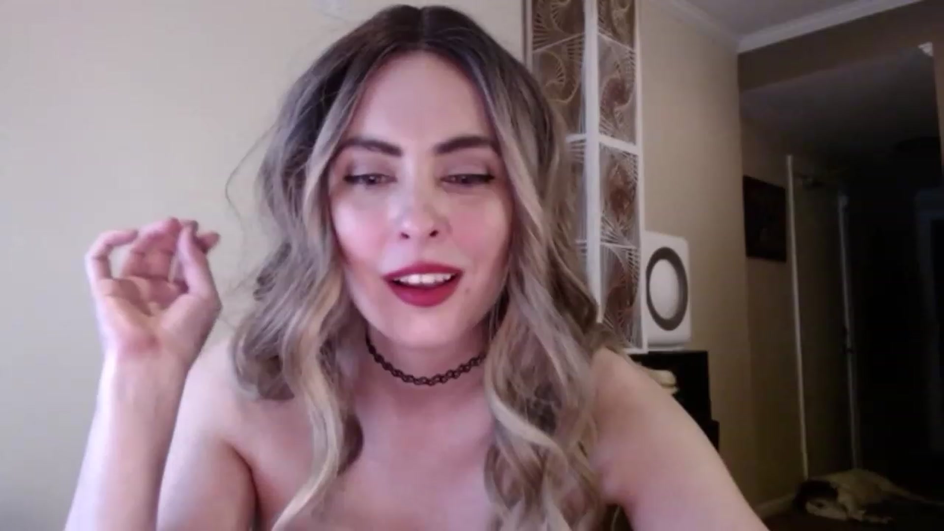 Gallery image thumbnail from VIX_SPY's myfreecams stream on, 04/12/2023, 05:20 image 14 of 20