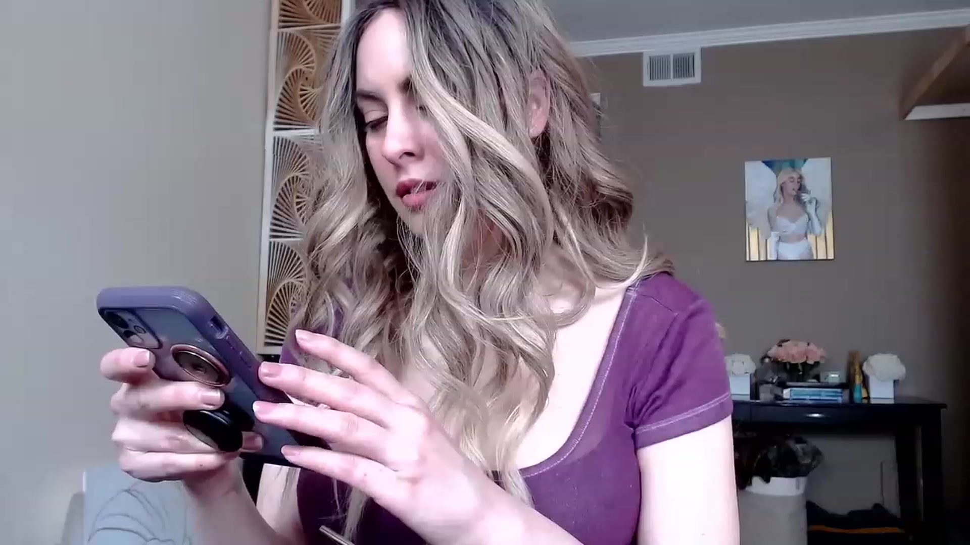Gallery image thumbnail from VIX_SPY's myfreecams stream on, 04/20/2023, 18:50 image 10 of 20