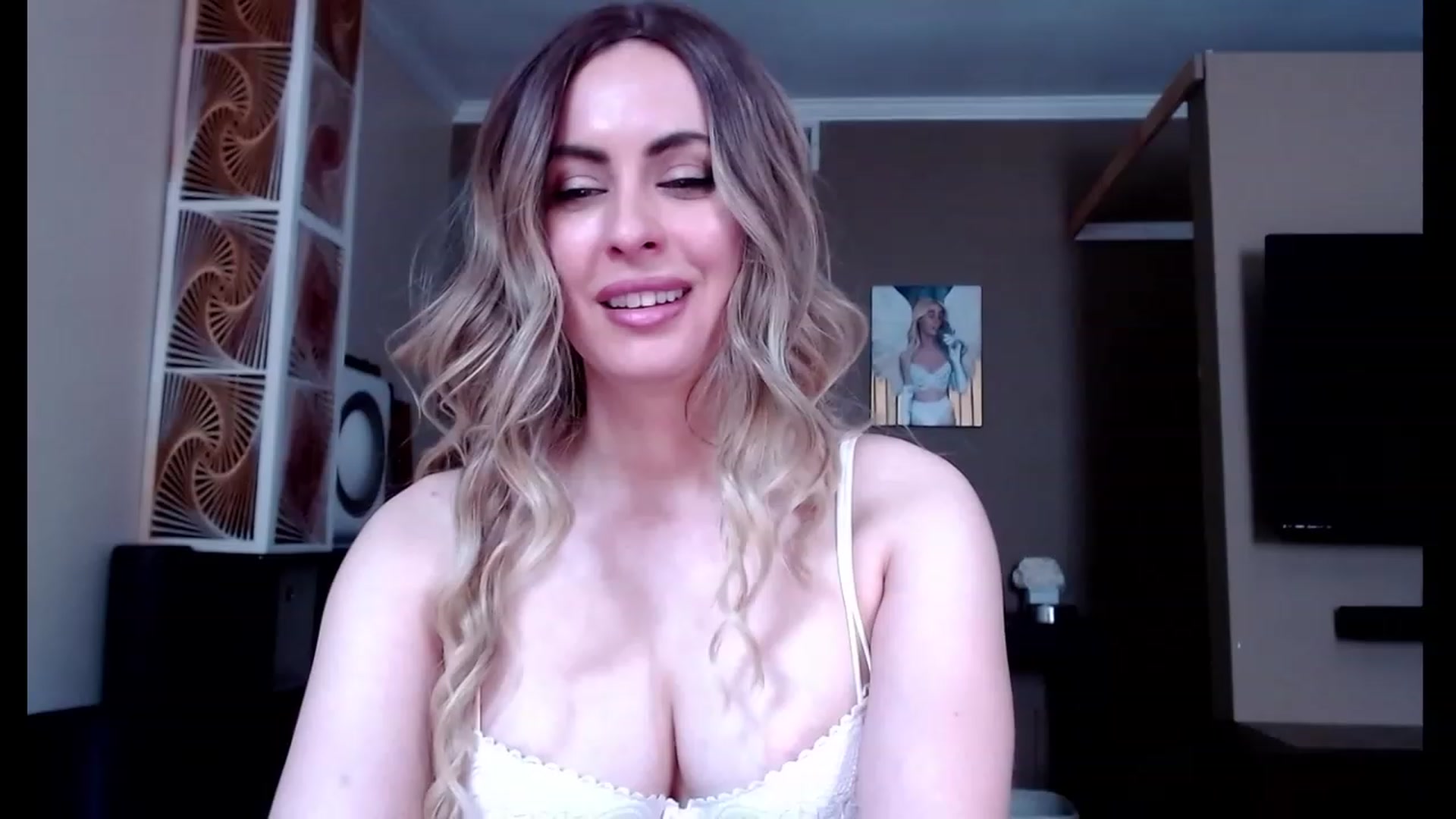 Gallery image thumbnail from VIX_SPY's myfreecams stream on, 06/20/2023, 18:16 image 12 of 20
