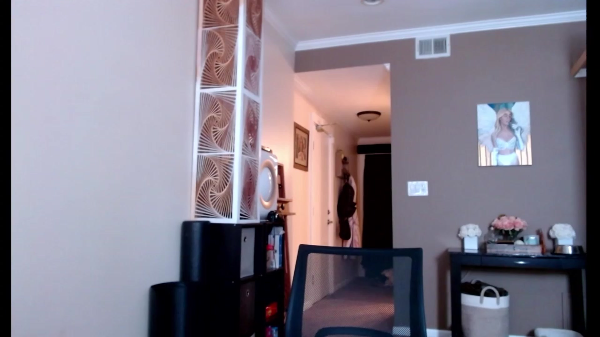 Gallery image thumbnail from VIX_SPY's myfreecams stream on, 06/20/2023, 18:16 image 5 of 20